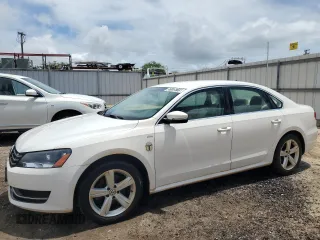2014 Volkswagen Passat Wolfsburg Edition z VIN 1VWAT7A33EC022610, wystawiony jako Copart lot #51135715 z przebiegiem 94 537 mil mil oraz Czysty tytuł • Clean title. Historia ofert i sprzedaży dostępna na DreamBid. Obrazek 1.