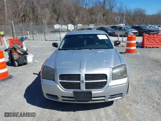 2005 Dodge Magnum SE with VIN 2D4FV48V65H565734, listed as a IAAI auction lot 41705058 with 251,033 mi miles. Bid and sale history available at carsss.com. Image 12.