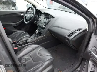 2015 Ford Focus SE with VIN 1FADP3K26FL269811, listed as a IAAI auction lot 42148333 with 157,192 mi miles. Bid and sale history available at carsss.com. Image 5.
