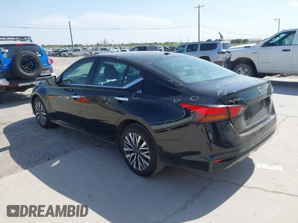 2024 Nissan Altima SV z VIN 1N4BL4DV3RN335742, wystawiony jako IAAI lot #42521869 z przebiegiem 39 505 mil mil oraz . Historia ofert i sprzedaży dostępna na DreamBid. Obrazek 3.