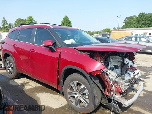 2024 Toyota Highlander LE with VIN 5TDKDRAHXRS548099, listed as a IAAI auction lot 42400552 with Not provided miles and . Bid and sale history available at DreamBid. Image 12.