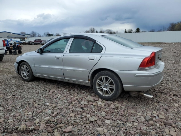 2008 Volvo S60 2.5T with VIN YV1RH592582688427, listed as a Copart auction lot 53025475 with 239,454 mi miles and Salvage Title. Bid and sale history available at carsss.com. Image 2.