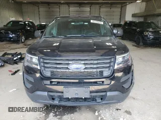 2017 Ford Police Interceptor Utility z VIN 1FM5K8AR1HGD13925, wystawiony jako Copart lot #64199685 z przebiegiem 141 995 mil mil oraz Czysty tytuł • Clean title. Historia ofert i sprzedaży dostępna na DreamBid. Obrazek 5.