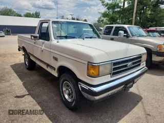 1990 Ford F-150 с VIN 1FTEF14N7LLA38988, выставлен на аукционе Copart как лот 61417455 с пробегом 46 390 миль миль и Чистый • Clean title. История ставок и продаж доступна на DreamBid. Изображение 1.