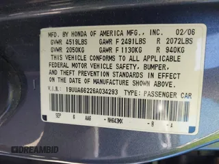 2006 Acura TL with VIN 19UUA66226A034293, listed as a IAAI auction lot 42032080 with 224,554 mi miles. Bid and sale history available at carsss.com. Image 9.