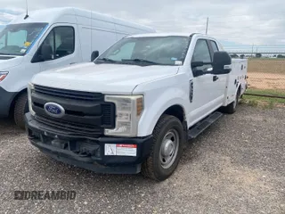 2019 Ford F-350 XL с VIN 1FD7X3A68KEG78527, выставлен на аукционе IAAI как лот 42636585 с пробегом 145 652 миль миль и . История ставок и продаж доступна на DreamBid. Изображение 3.