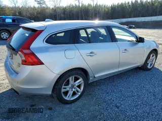 2015 Volvo V60 z VIN YV1612SD8F1212533, wystawiony jako Copart lot #84704784 z przebiegiem 150 988 mil mil oraz Czysty tytuł • Clean title. Historia ofert i sprzedaży dostępna na DreamBid. Obrazek 3.
