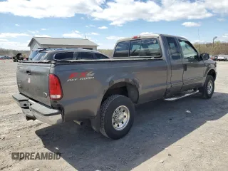 2003 Ford F-250 XL with VIN 1FTNX21L33EB87036, listed as a Copart auction lot 51774135 with 240,245 mi miles and Salvage title. Bid and sale history available at DreamBid. Image 3.
