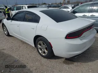 2015 Dodge Charger SE z VIN 2C3CDXBGXFH812015, wystawiony jako IAAI lot #41869666 z przebiegiem 108 823 mil mil oraz . Historia ofert i sprzedaży dostępna na DreamBid. Obrazek 3.