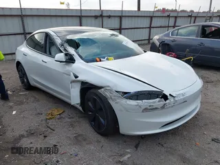 2024 Tesla Model 3 z VIN 5YJ3E1EA7RF866167, wystawiony jako IAAI lot #41785785 z przebiegiem 4 607 mil mil oraz . Historia ofert i sprzedaży dostępna na DreamBid. Obrazek 1.