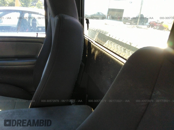 2005 Ford Ranger XL with VIN 1FTYR10D75PA57036, listed as a IAAI auction lot 30572979 with 186,540 mi miles and . Bid and sale history available at DreamBid. Image 8.