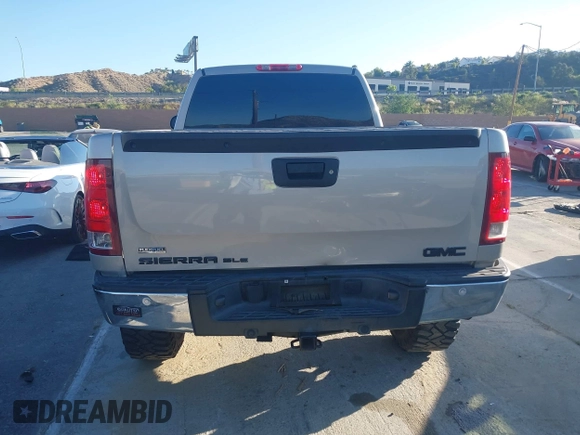 2009 GMC Sierra 1500 SLE z VIN 1GTEK29019Z262746, wystawiony jako IAAI lot #42262860 z przebiegiem 224 892 mil mil oraz . Historia ofert i sprzedaży dostępna na DreamBid. Obrazek 17.