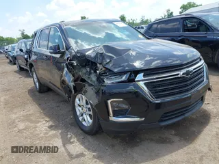 2023 Chevrolet Traverse LS z VIN 1GNERFKWXPJ265049, wystawiony jako IAAI lot #42554797 z przebiegiem 23 385 mil mil oraz . Historia ofert i sprzedaży dostępna na DreamBid. Obrazek 1.