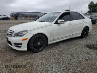 2012 Mercedes-Benz C 250 Sport z VIN WDDGF4HB1CR196448, wystawiony jako Copart lot #60001135 z przebiegiem 111 814 mil mil oraz Czysty tytuł • Clean title. Historia ofert i sprzedaży dostępna na DreamBid. Obrazek 1.