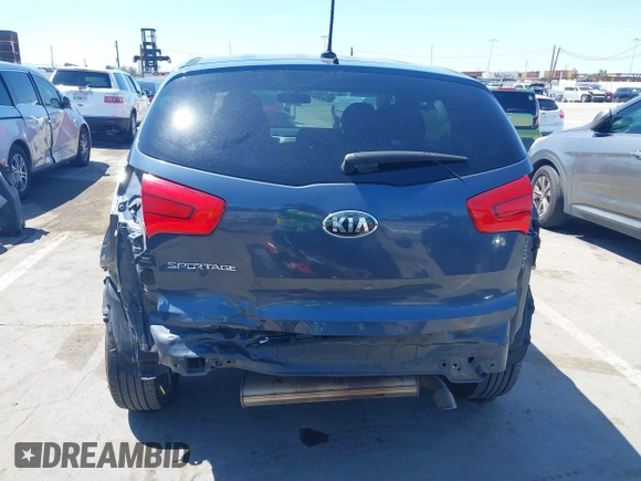 2016 Kia Sportage LX with VIN KNDPB3AC3G7838754, listed as a IAAI auction lot 42004172 with 184,857 mi miles. Bid and sale history available at carsss.com. Image 17.