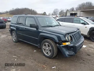 2008 Jeep Patriot Sport with VIN 1J8FF28W48D660679, listed as a IAAI auction lot 41496864 with 163,637 mi miles. Bid and sale history available at carsss.com. Image 1.
