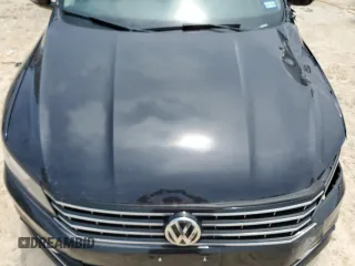 2018 Volkswagen Passat SE z VIN 1VWBA7A35JC038246, wystawiony jako Copart lot #56144005 z przebiegiem 67 561 mil mil oraz Czysty tytuł • Clean title. Historia ofert i sprzedaży dostępna na DreamBid. Obrazek 11.