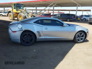 2011 Chevrolet Camaro 2LS z VIN 2G1FA1ED0B9157330, wystawiony jako IAAI lot #41970306 z przebiegiem 179 262 mil mil oraz . Historia ofert i sprzedaży dostępna na DreamBid. Obrazek 13.