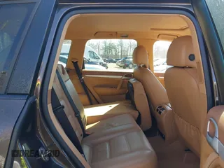 2010 Porsche Cayenne z VIN WP1AA2AP0ALA02855, wystawiony jako IAAI lot #38917556 z przebiegiem 86 881 mil mil oraz . Historia ofert i sprzedaży dostępna na DreamBid. Obrazek 8.