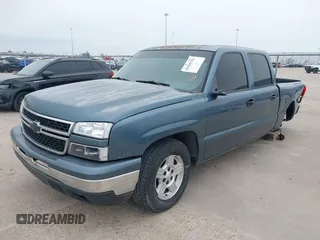 2006 Chevrolet Silverado 1500 LT1 with VIN 2GCEK13Z961322732, listed as a IAAI auction lot 41569252 with 306,896 mi miles. Bid and sale history available at carsss.com. Image 2.
