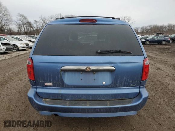 2007 Chrysler Town & Country LWB Touring with VIN 2A4GP54L27R207804, listed as a Copart auction lot 85322764 with 218,282 mi miles and Salvage Title. Bid and sale history available at carsss.com. Image 6.