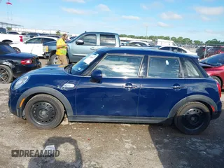 2016 MINI Hardtop 4 Door S с VIN WMWXU3C51G2D31101, выставлен на аукционе IAAI как лот 42440857 с пробегом 170 322 миль миль и . История ставок и продаж доступна на DreamBid. Изображение 14.