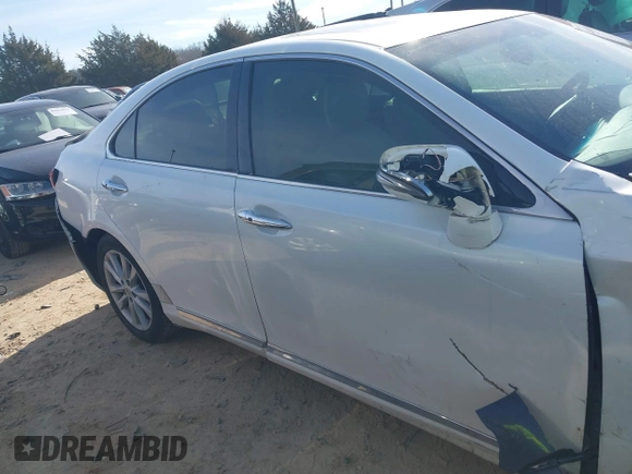 2012 Lexus ES 330 z VIN JTHBK1EG9C2484918, wystawiony jako IAAI lot #41600345 z przebiegiem 173 454 mil mil oraz . Historia ofert i sprzedaży dostępna na DreamBid. Obrazek 13.