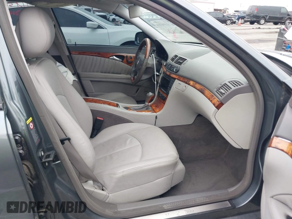 2009 Mercedes-Benz E 350 with VIN WDBUH87X89B395749, listed as a IAAI auction lot 41890718 with 113,490 mi miles and . Bid and sale history available at DreamBid. Image 5.
