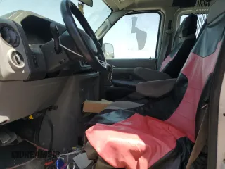 2014 Ford Econoline Cargo Commercial z VIN 1FTNE2EW5EDA69248, wystawiony jako Copart lot #59980865 z przebiegiem 198 051 mil mil oraz Czysty tytuł • Clean title. Historia ofert i sprzedaży dostępna na DreamBid. Obrazek 7.