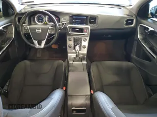 2013 Volvo S60 T5 Premier z VIN YV1612FS1D1220589, wystawiony jako Copart lot #58983665 z przebiegiem 81 341 mil mil oraz Szkoda całkowita • Salvage title. Historia ofert i sprzedaży dostępna na DreamBid. Obrazek 8.