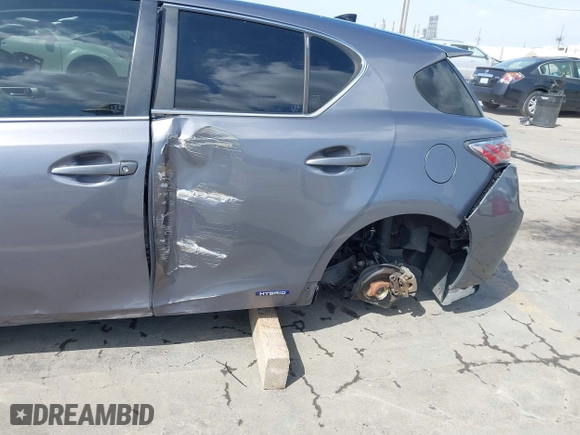 2015 Lexus CT 200h Hybrid with VIN JTHKD5BH0F2215015, listed as a IAAI auction lot 41824227 with 1 mi miles. Bid and sale history available at carsss.com. Image 18.