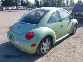 2000 Volkswagen Beetle GLS с VIN 3VWCA21C4YM435270, выставлен на аукционе IAAI как лот 42513670 с пробегом 105 466 миль миль и . История ставок и продаж доступна на DreamBid. Изображение 4.