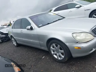 2002 Mercedes-Benz S-Class 5.0L with VIN WDBNG75J32A241980, listed as a IAAI auction lot 41971627 with 160,634 mi miles. Bid and sale history available at carsss.com. Image 13.