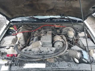 2001 Chevrolet S-10 LS with VIN 1GCCS19551K148520, listed as a IAAI auction lot 42218952 with 199,320 mi miles and . Bid and sale history available at DreamBid. Image 10.
