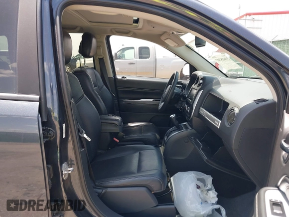2016 Jeep Compass High Altitude Edition with VIN 1C4NJCEA3GD536062, listed as a IAAI auction lot 39685307 with 90,247 mi miles. Bid and sale history available at carsss.com. Image 5.