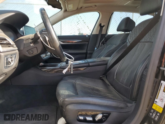 2022 BMW 7 Series 740i xDrive with VIN WBA7T4C07NCH70453, listed as a Copart auction lot 71671304 with 44,673 mi miles and Clean title. Bid and sale history available at DreamBid. Image 7.
