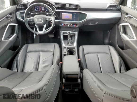 2021 Audi Q3 Premium z VIN WA1AUCF33M1058867, wystawiony jako Copart lot #56708705 z przebiegiem 55 658 mil mil oraz Szkoda całkowita • Salvage title. Historia ofert i sprzedaży dostępna na DreamBid. Obrazek 8.