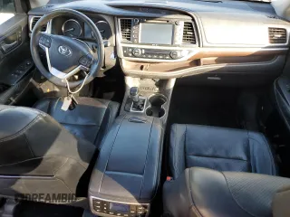 2015 Toyota Highlander Hybrid Limited with VIN 5TDDCRFH0FS010012, listed as a Copart auction lot 49956765 with 0 mi miles and Salvage Title. Bid and sale history available at carsss.com. Image 8.