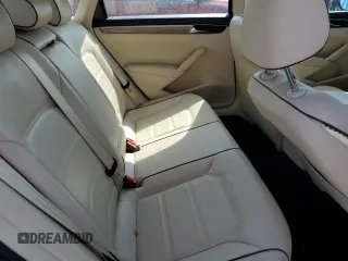 2018 Volkswagen Passat SE с VIN 1VWBA7A3XJC021295, выставлен на аукционе Copart как лот 60240625 с пробегом 33 986 миль миль и Списание • Salvage title. История ставок и продаж доступна на DreamBid. Изображение 10.