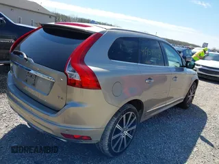 2016 Volvo XC60 T6 Drive-E Platinum z VIN YV449MDMXG2867316, wystawiony jako IAAI lot #41954778 z przebiegiem 97 586 mil mil oraz . Historia ofert i sprzedaży dostępna na DreamBid. Obrazek 4.