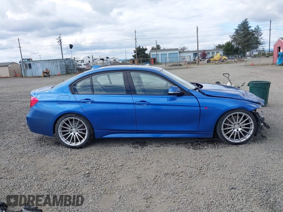 2013 BMW 3 Series 335i xDrive с VIN WBA3B9C58DF587907, выставлен на аукционе IAAI как лот 42047184 с пробегом 114 690 миль миль и . История ставок и продаж доступна на DreamBid. Изображение 14.
