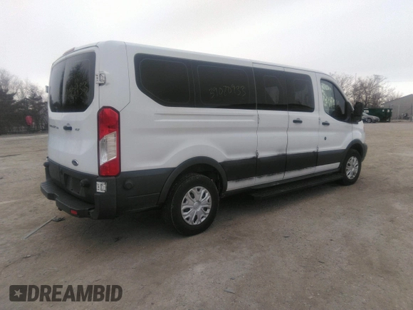 2018 Ford Transit Passenger XL z VIN 1FBZX2ZM6JKA56605, wystawiony jako IAAI lot #39020933 z przebiegiem 89 491 mil mil oraz . Historia ofert i sprzedaży dostępna na DreamBid. Obrazek 4.
