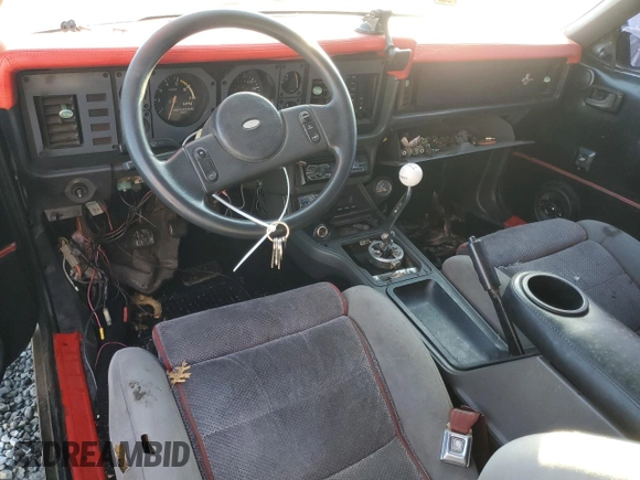 1986 Ford Mustang with VIN 1FABP27M7GF296902, listed as a Copart auction lot 85338134 with 31,829 mi miles and Clean title. Bid and sale history available at DreamBid. Image 8.