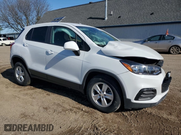2020 Chevrolet Trax LS z VIN 3GNCJNSB8LL129446, wystawiony jako Copart lot #56025605 z przebiegiem 41 326 mil mil oraz Czysty tytuł • Clean title. Historia ofert i sprzedaży dostępna na DreamBid. Obrazek 4.