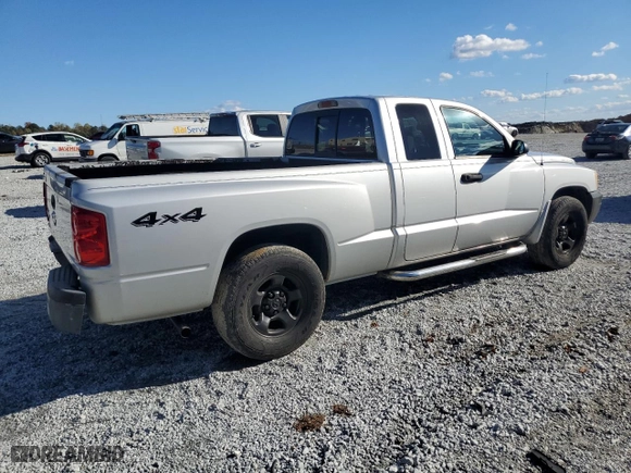 2005 Dodge Dakota ST with VIN 1D7HW22KX5S133507, listed as a Copart auction lot 81101624 with 174,948 mi miles and Salvage Title. Bid and sale history available at carsss.com. Image 3.