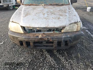 1998 Honda CR-V LX with VIN JHLRD2848WC018898, listed as a IAAI auction lot 41024605 with 246,285 mi miles. Bid and sale history available at carsss.com. Image 6.