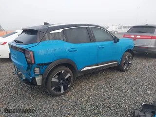 2025 Nissan Kicks SR with VIN 3N8AP6DA2SL335373, listed as a IAAI auction lot 41492889 with 4,900 mi miles. Bid and sale history available at carsss.com. Image 4.