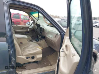 2000 Ford Expedition Eddie Bauer с VIN 1FMEU17L2YLB65800, выставлен на аукционе IAAI как лот 41755476 с пробегом Не указан миль и . История ставок и продаж доступна на DreamBid. Изображение 5.