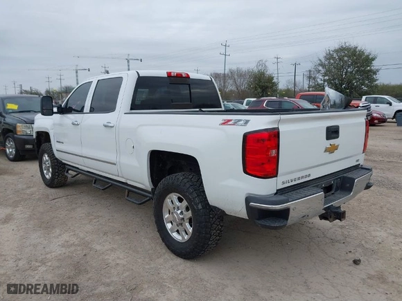 2015 Chevrolet Silverado 2500HD LTZ with VIN 1GC1KWE89FF149299, listed as a IAAI auction lot 41565330 with 249,551 mi miles. Bid and sale history available at carsss.com. Image 3.