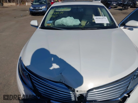 2013 Lincoln MKZ with VIN 3LN6L2G98DR805036, listed as a IAAI auction lot 40981671 with 121,079 mi miles and . Bid and sale history available at DreamBid. Image 10.